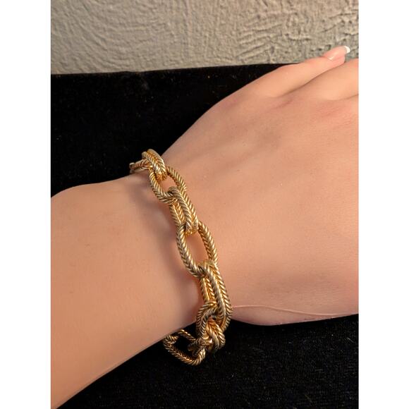14Kt Yellow Gold Textured Double Link Chain Lobster Claw Clasp Bracelet - Picture 4 of 11
